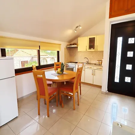 Josipa Vela Luka- With Balcony And Sea View Апартаменты *