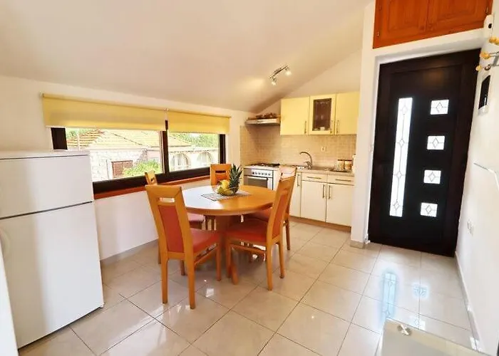 Josipa Vela Luka- With Balcony And Sea View *