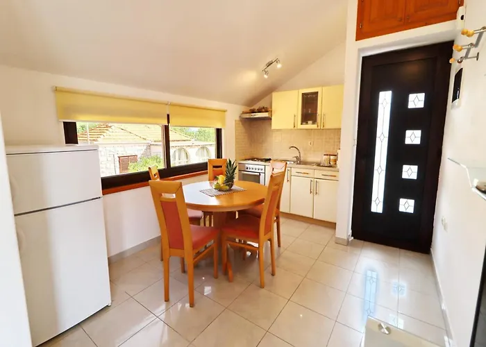 Josipa Vela Luka- With Balcony And Sea View Apartman *